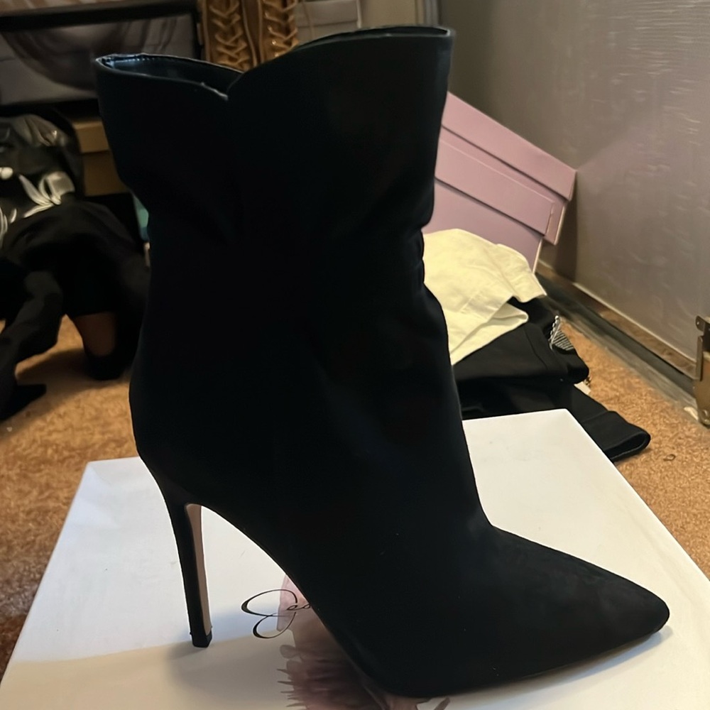 Ankle heel boot